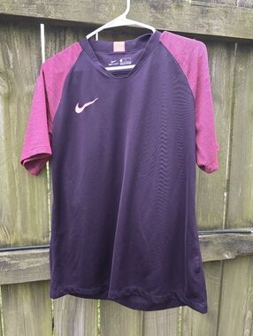 Nike Womens Pullover Top